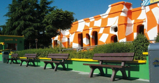 Rundpfosten, Vierkantpfosten, Pfähle, Bretter, Balken, Paddockplatten, Terrassenbeläge