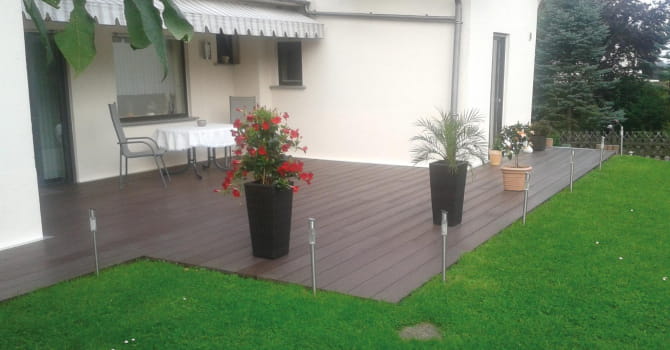 Rundpfosten, Vierkantpfosten, Pfähle, Bretter, Balken, Paddockplatten, Terrassenbeläge